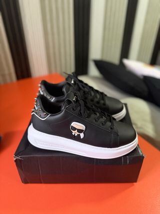 Zapatillas Karl Lagerfeld Negras y Suela Blanca