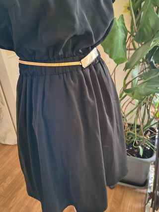 Vestido negro elegante con escote +cinturón 