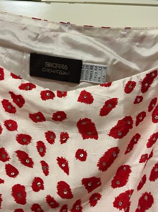Top rojo y blanco con estampado