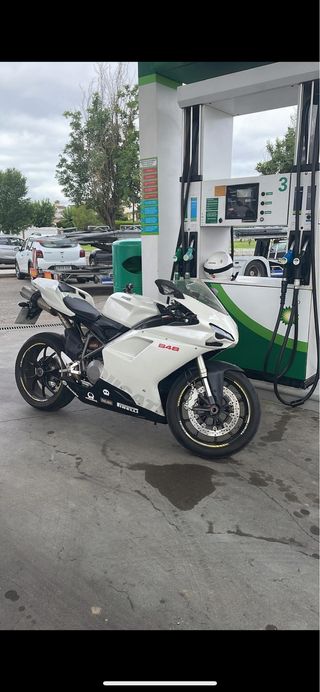 Ducati 848 - Moto Impecable
18000 km
