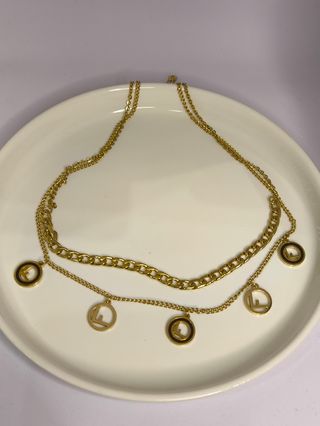 Collar dorado doble cadena