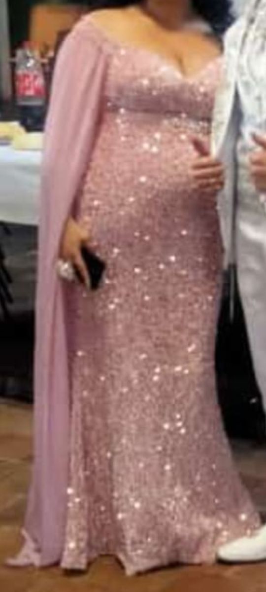Vestido premamá rosa brillante