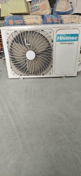 2 Aires acondicionados split Gree & Hisense