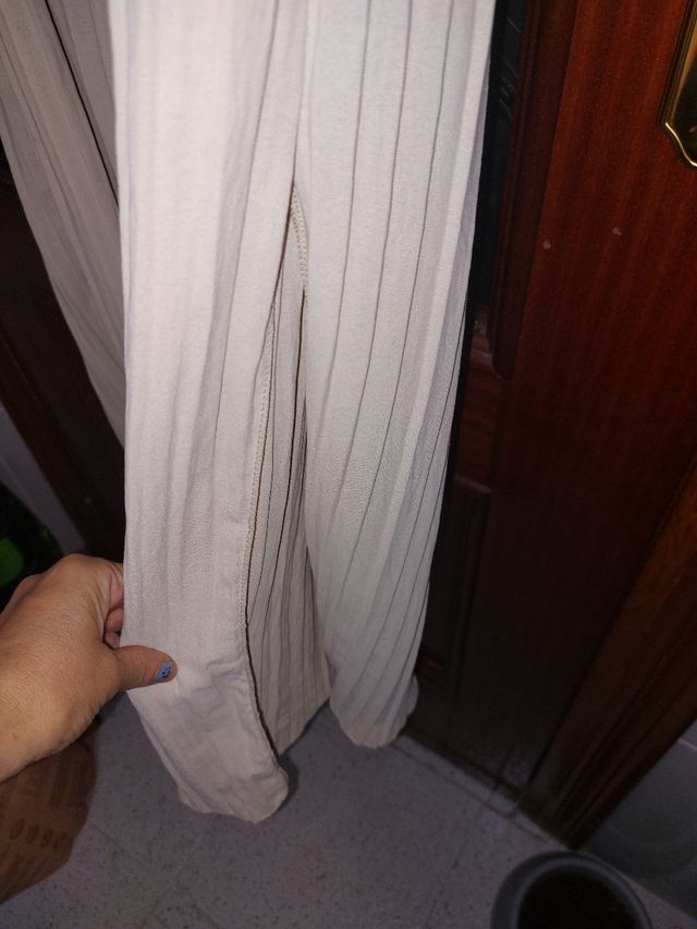 Vestido plisado beige - NUEVO