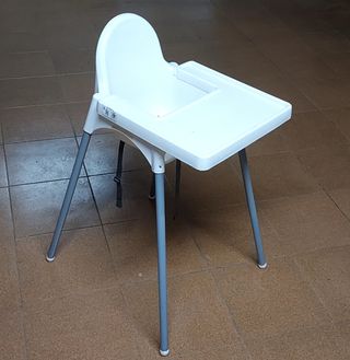 Trona Ikea Antilop blanca desmontable.
