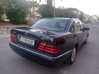 Mercedes-Benz Clase E 2000