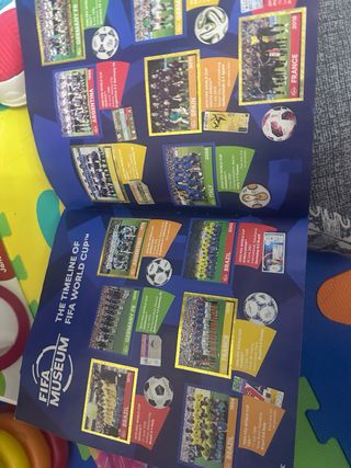 Álbum Panini Qatar 2022 completo tapa blanda 