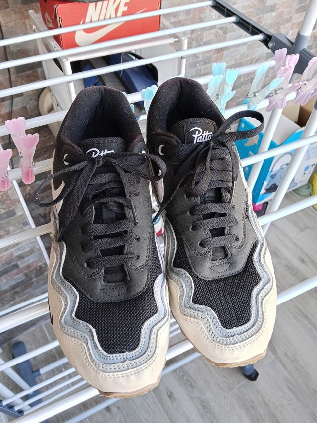 Zapatillas Patta negras y beige