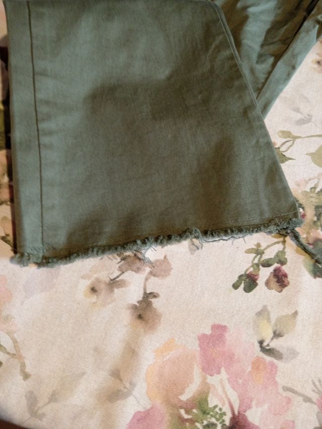 Pantaloni verde oliva tg M