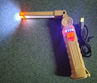 Luz trabajo recargable Macrocosm G51