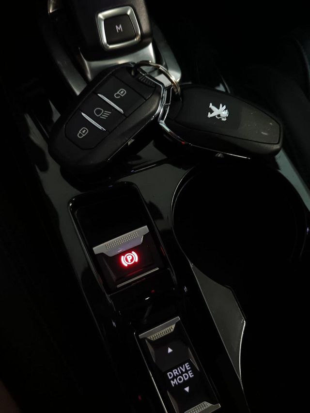 Peugeot 208 1.2 PureTech 130cv EAT8 GT Line