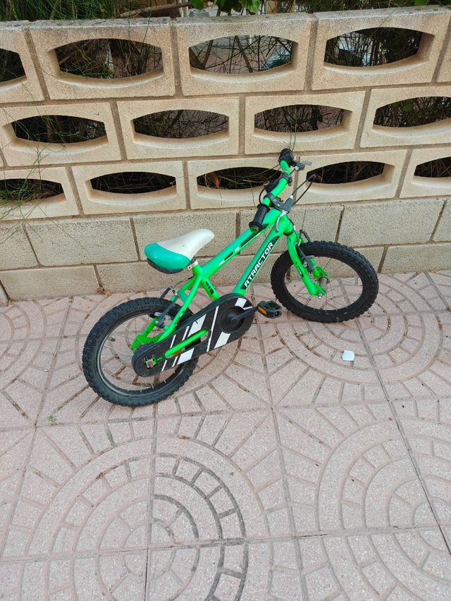 Bicicleta infantil verde