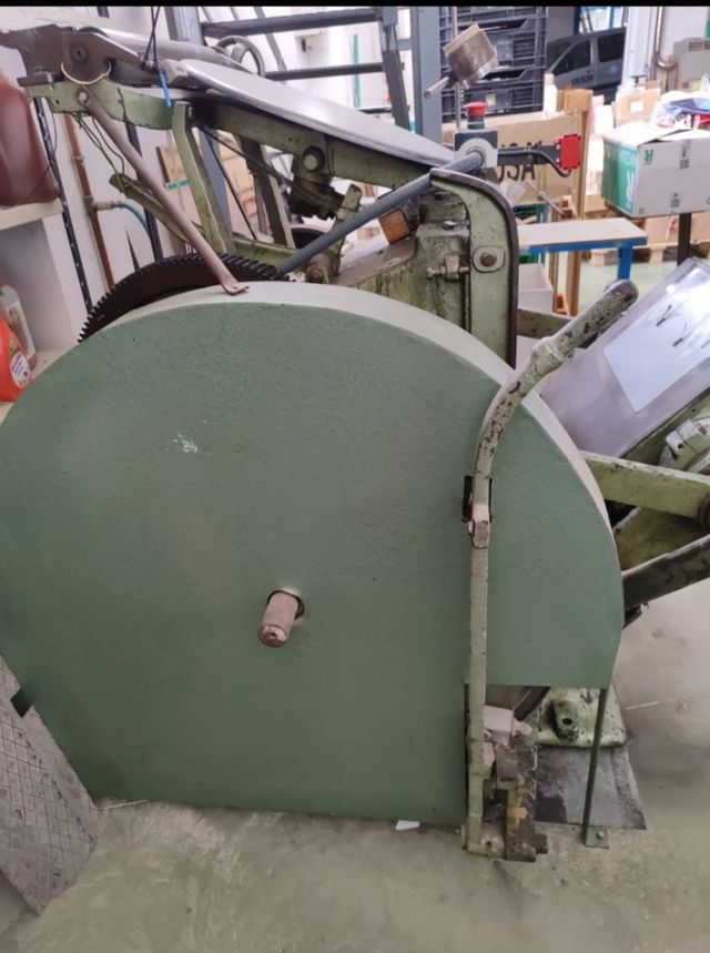 Máquina artes graficas/troqueladora