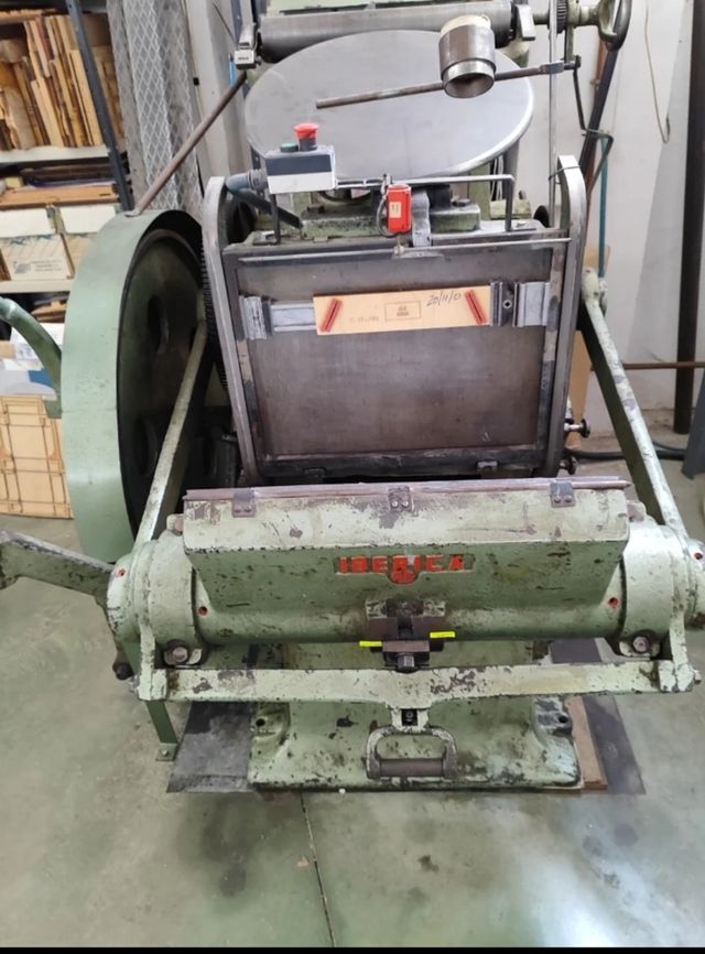 Máquina artes graficas/troqueladora