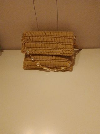 Pochette beige fatta a mano 