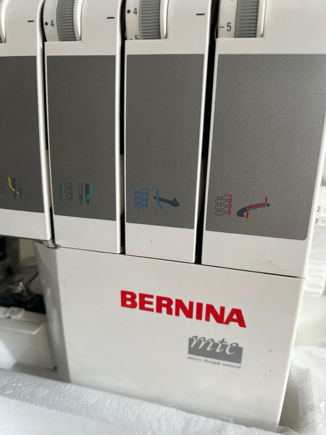 Bernina L460 Taglia e cuci