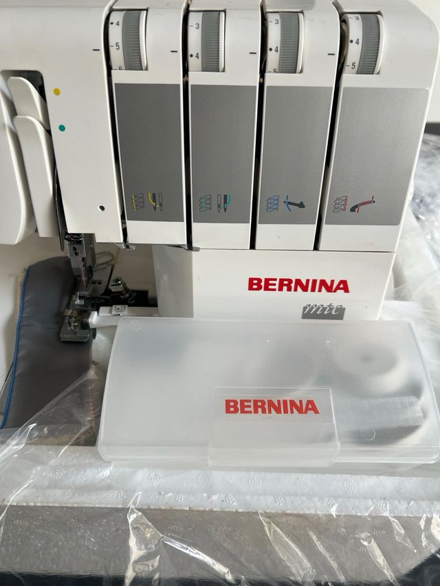 Bernina L460 Taglia e cuci