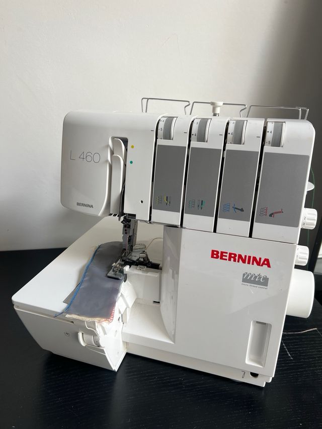 Bernina L460 Taglia e cuci