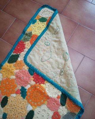 Tappeto uncinetto fiori multicolor 1