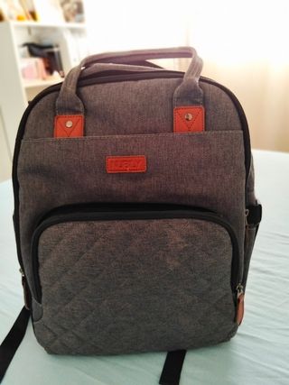 Mochila portabebés con correas