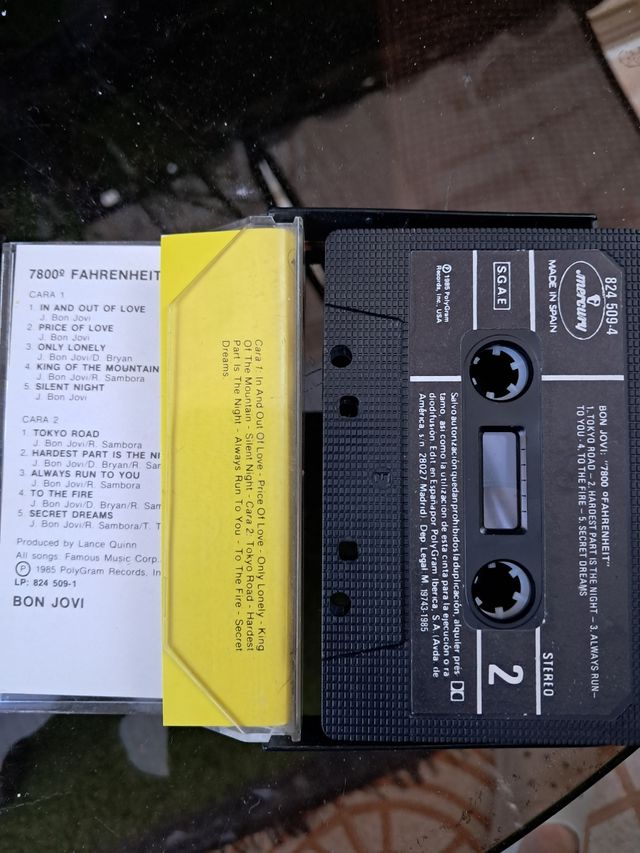 Bon Jovi - 7800º Fahrenheit Cassette