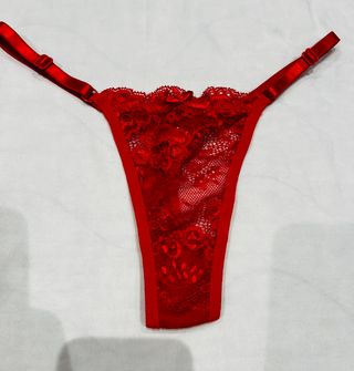 Tanga encaje rojo
