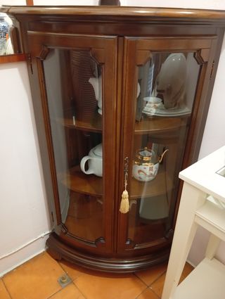 Esquinero antiguo de madera