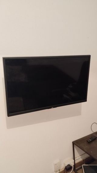 TV JVC 32" + soporte pared
