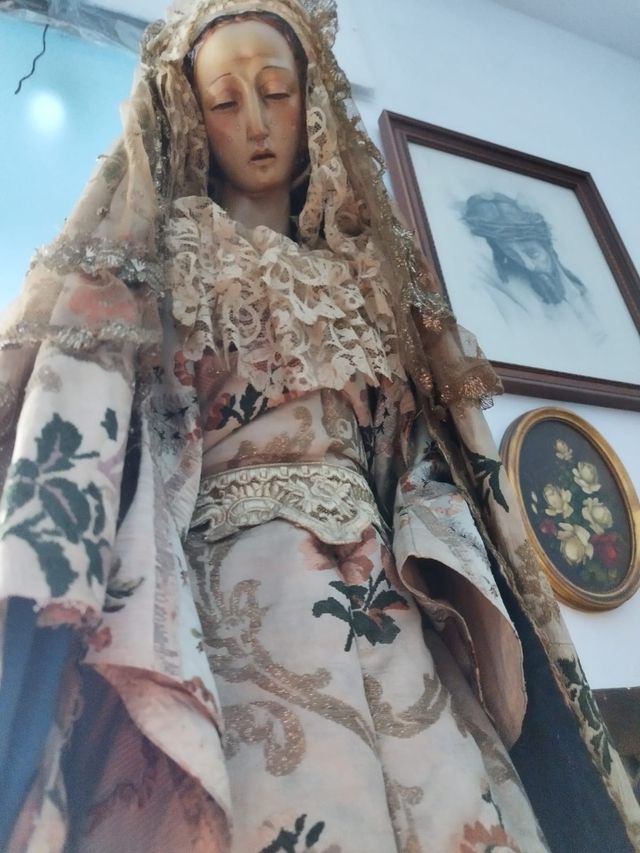 Virgen 80 cm antigua sin manos
