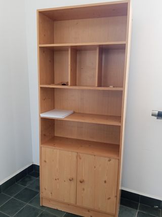 Estantería madera marrón
