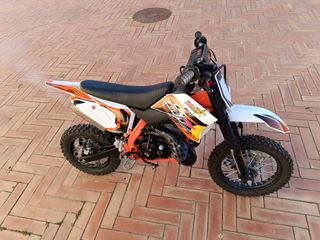 Tlf 672 38 11 82.    Regalo Casco, guantes,gafas.