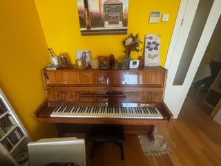 Piano vertical Cherny