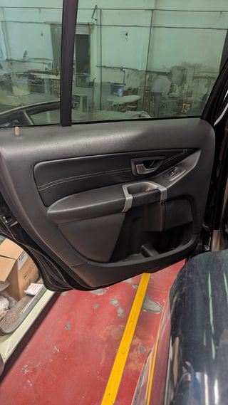 Puerta Trasera Izquierda Completa Volvo XC90 