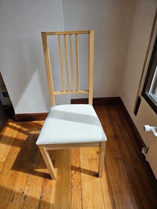 4 sillas ikea 10€ cada o 30€ las 4