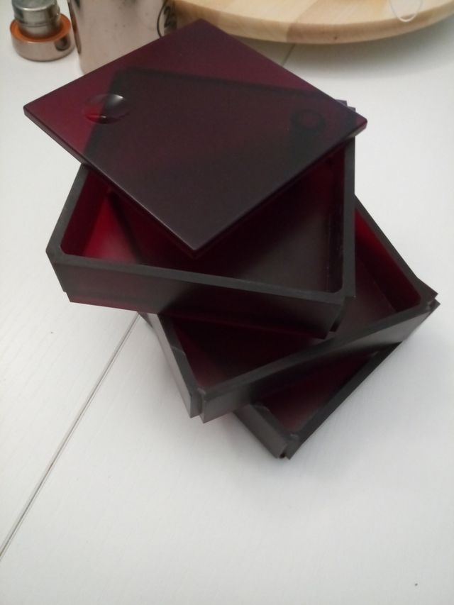 Scatola Kartell borgogna dimensioni 10*10 