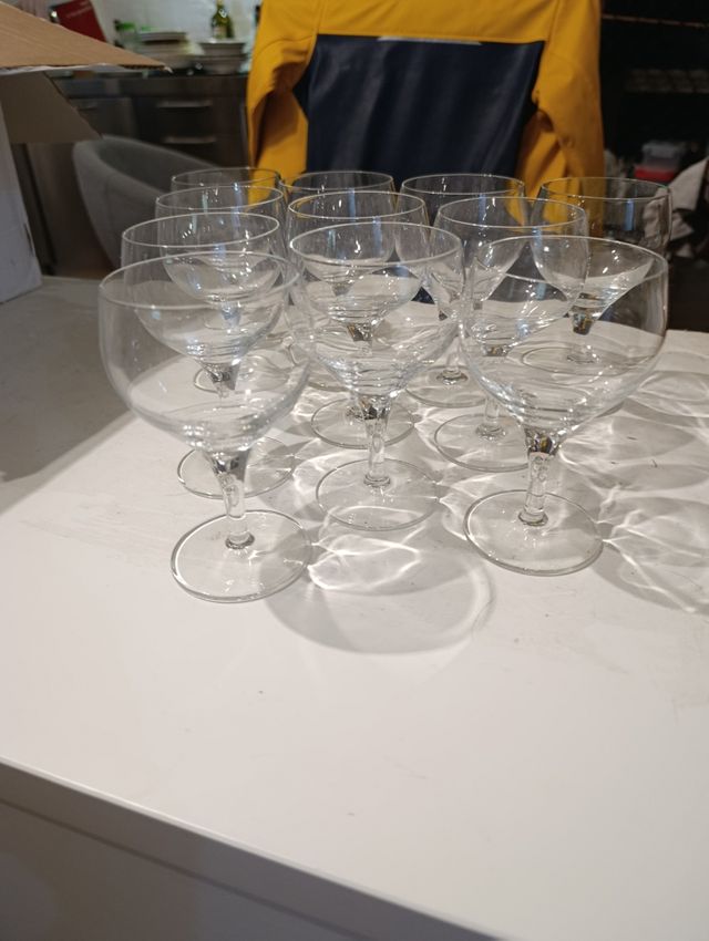 Calici vino trasparenti