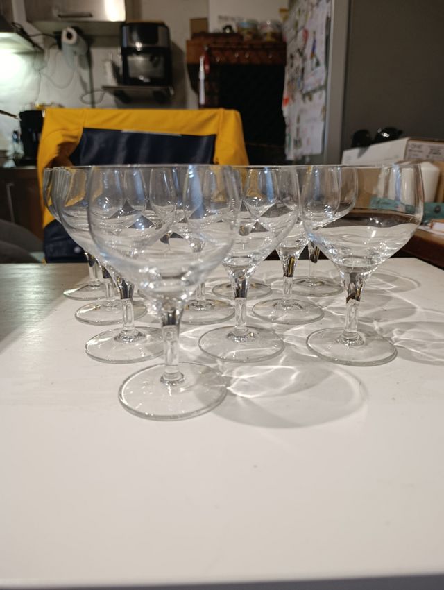 Calici vino trasparenti