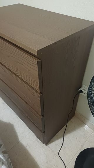 Cómoda 4 cajones - Madera marrón + 2 mesitas