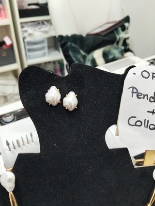 Collar y pendientes coral rojo perla
