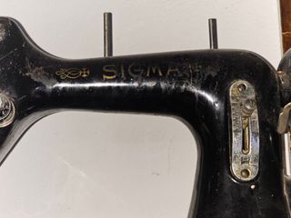 Máquina de coser funciona