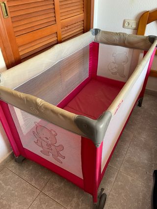 Cuna viaje bebé rosa