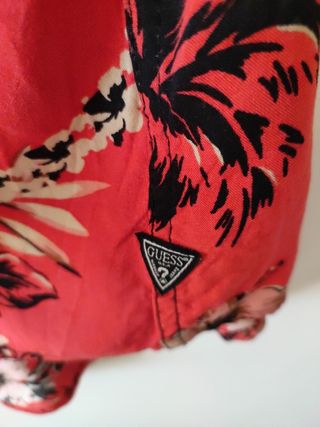 Camisa hawaiana Guess roja Talla M