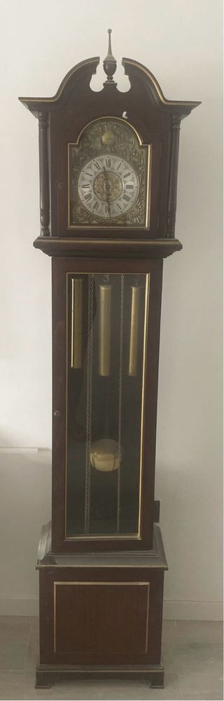 Reloj de pie antiguo Radiant