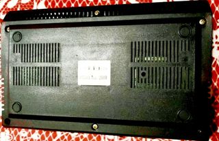 Console vintage simile all'Atari 2600 +ParisAttack
