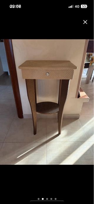 Comodino in legno