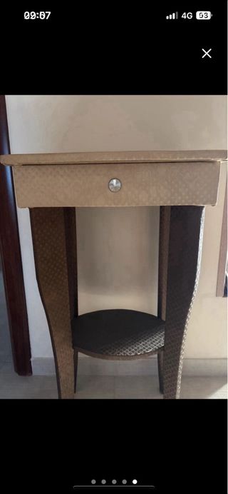 Comodino in legno