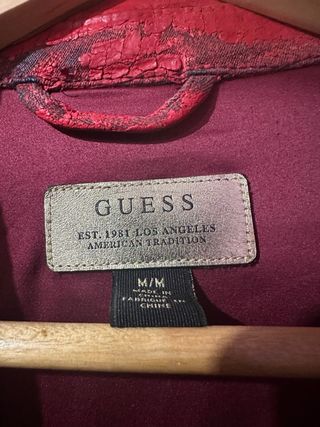 Cazadora roja Guess mujer