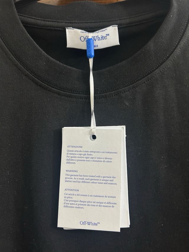 T-shirt Off-White nera taglia M