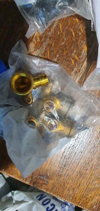 Conjuntos de piezas Uponor nuevas