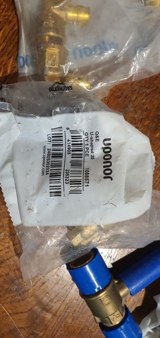 Conjuntos de piezas Uponor nuevas